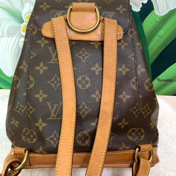 Authentic Louis Vuitton Montsouris MM - Picture 11 of 12